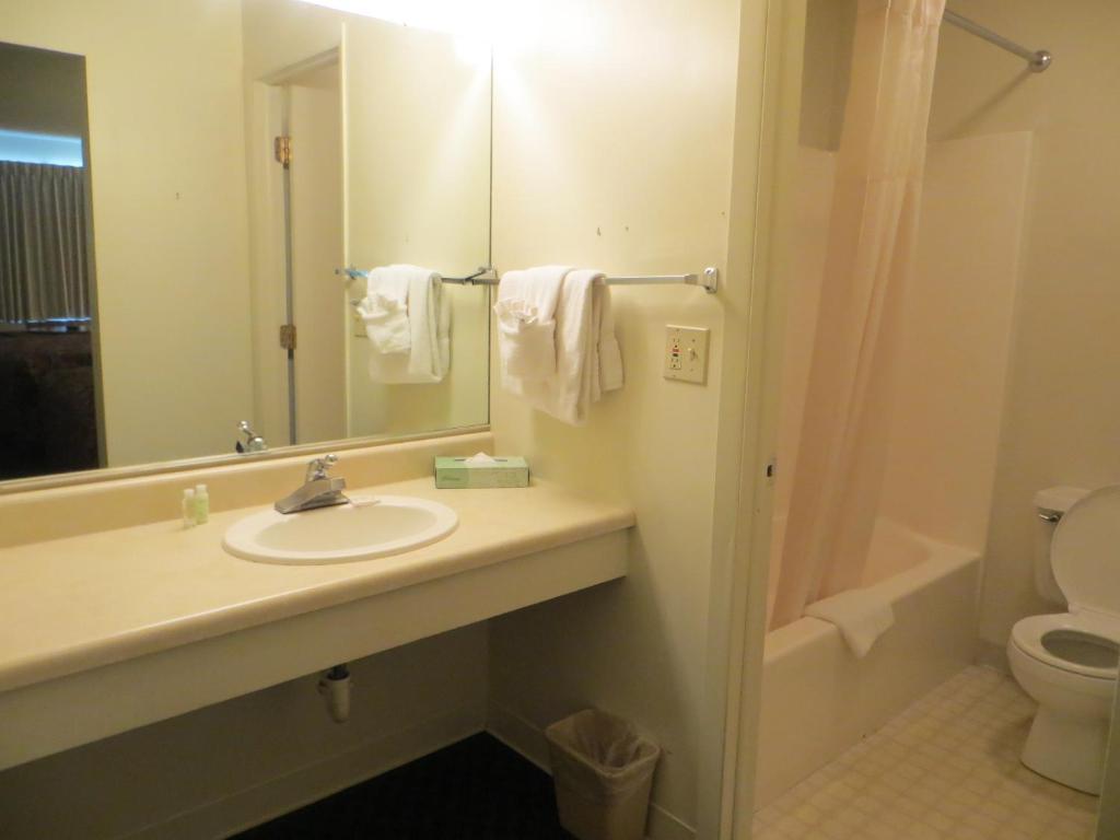 Waterfront Inn Mackinaw City Habitación foto