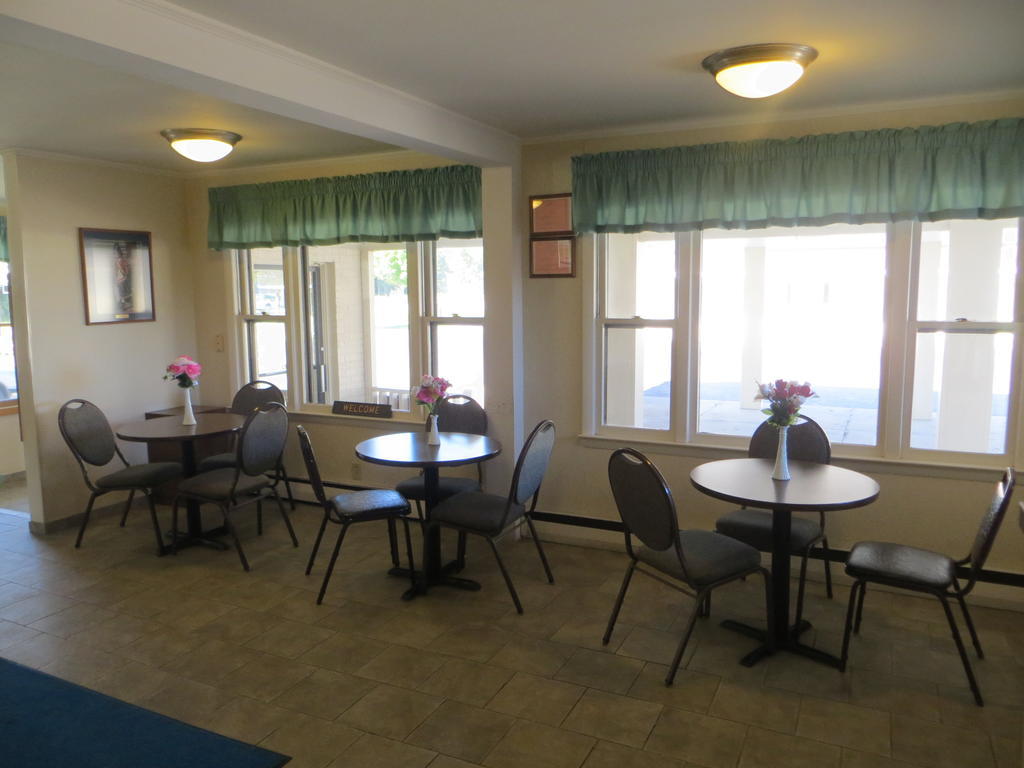 Waterfront Inn Mackinaw City Exterior foto