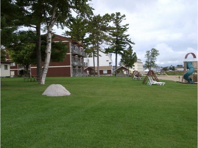 Waterfront Inn Mackinaw City Exterior foto